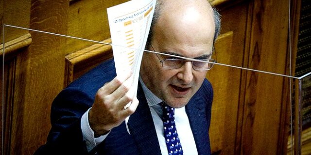 Χατζηδάκης: Μετά το εργασιακό έρχεται ασφαλιστικό