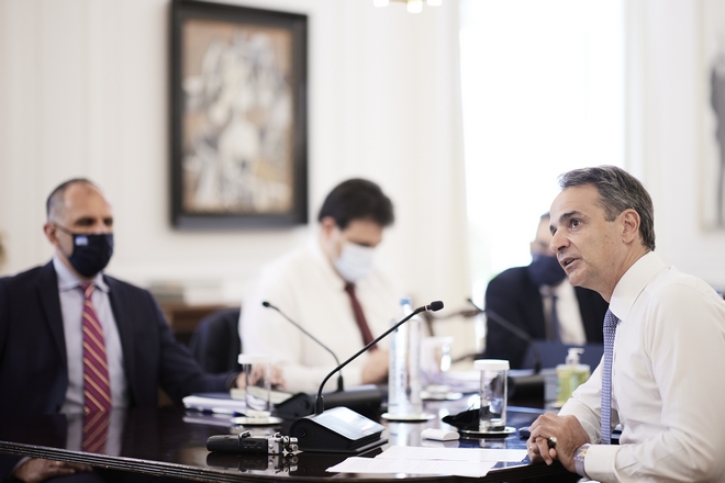 Νέα μέτρα: Από την απραξία στο πρόστιμο για ανεμβολίαστους άνω των 60