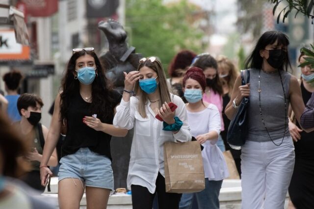 Υποχρεωτική η μάσκα και για τους πλήρως εμβολιασμένους; Τα δεδομένα