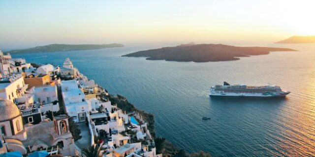 Ξεκίνησε από τον Πειραιά κρουαζιέρες το Norwegian Jade
