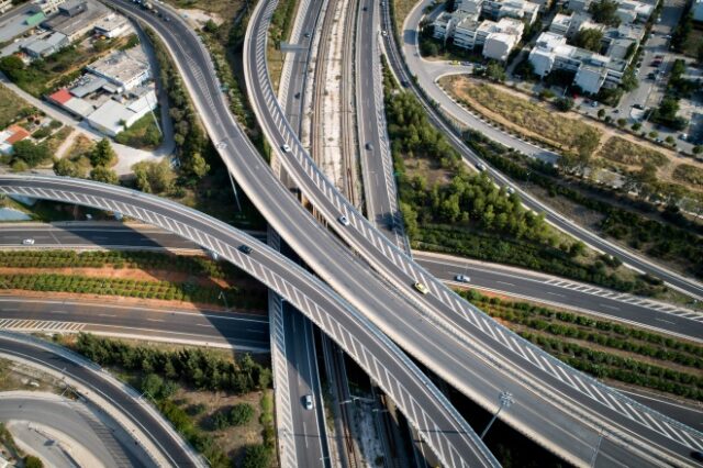 Ξεκίνησαν οι διαγωνισμοί για τέσσερα μεγάλα οδικά έργα – Ανάμεσα τους και η πρώτη επέκταση της Αττικής Οδού