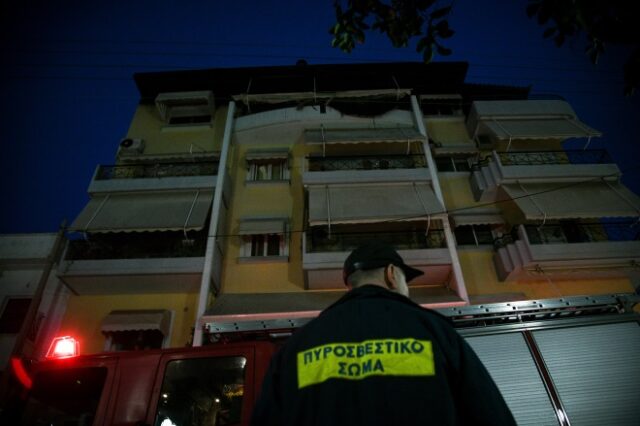 Φωτιά σε διαμέρισμα στο Πέραμα – Απεγκλωβίστηκαν μητέρα με το παιδί της