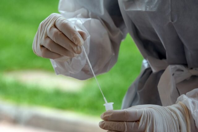 Κορονοϊός: Κλειστοί χώροι μόνο για εμβολιασμένους και δύο τεστ την εβδομάδα από φθινόπωρο