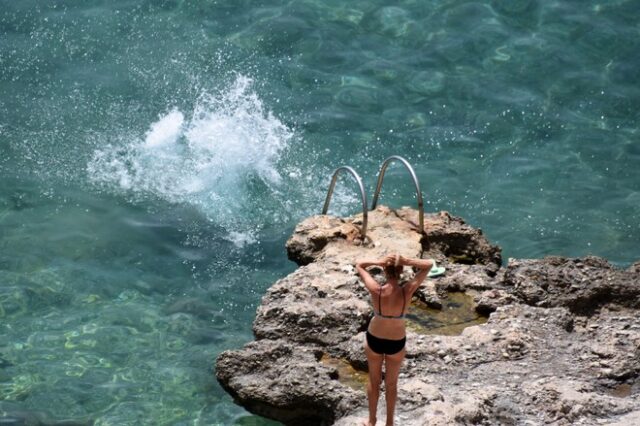 Καιρός: 39 με 40 βαθμούς στα ηπειρωτικά – Μελτέμι έως 5 μποφόρ στο Αιγαίο