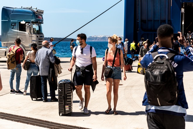 Κορονοϊός: Το τέταρτο κύμα χτυπά στους τουριστικούς προορισμούς στην Ελλάδα