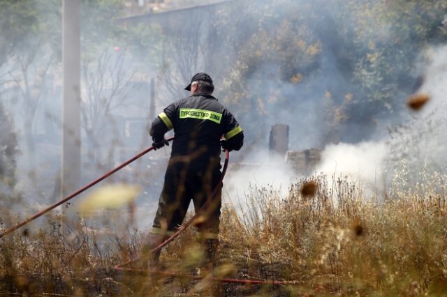 Θεσσαλονίκη: Υπό έλεγχο η φωτιά στη Θέρμη
