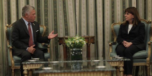 Σακελλαροπούλου στον Βασιλιά της Ιορδανίας: “Η Ελλάδα στο πρόσωπό σας βλέπει έναν σύγχρονο ηγέτη”