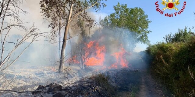 Ιταλία: Εμπρησμό “βλέπουν” οι αρχές για τις πυρκαγιές στη Σικελία