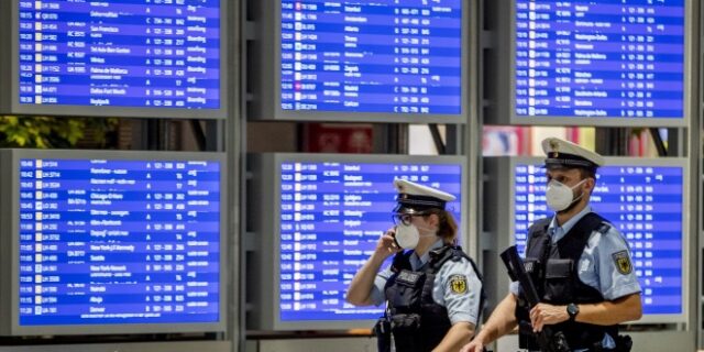 Μετάλλαξη Όμικρον: Ύποπτα κρούσματα σε Γερμανία και Τσεχία