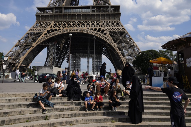 Παρίσι: Ανοίγει ξανά ο Πύργος του Άιφελ για το κοινό μετά από 9 μήνες
