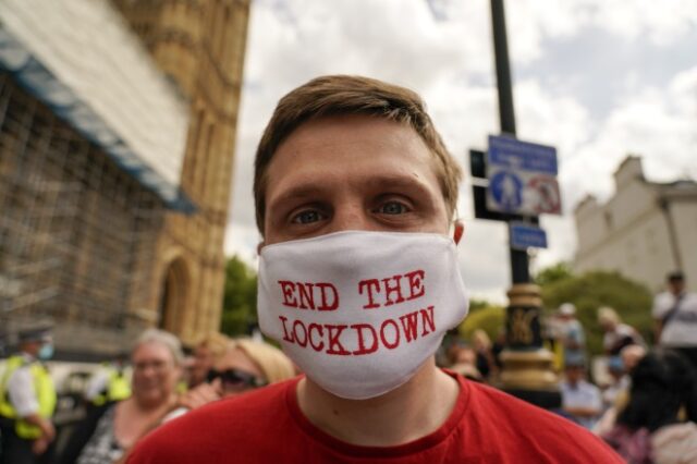 Βρετανία: Προσωπική επιλογή πλέον η χρήση μάσκας