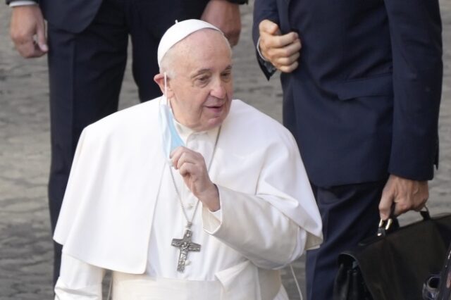 Βατικανό: Στο νοσοκομείο ο πάπας Φραγκίσκος