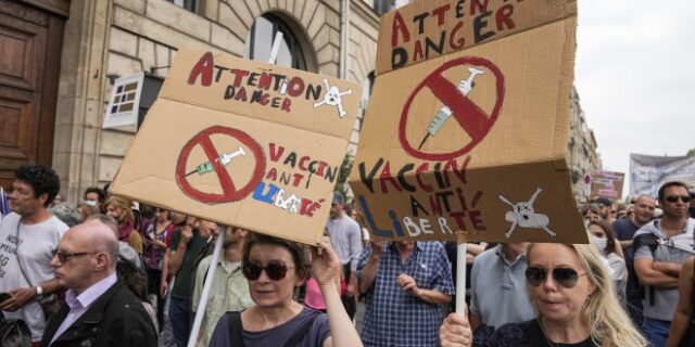 Γαλλία: Διαδηλώσεις κατά των υποχρεωτικών εμβολιασμών