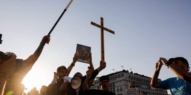 Τίνος είναι ρε γυναίκα τα παιδιά (που συγκεντρώθηκαν στο Σύνταγμα)