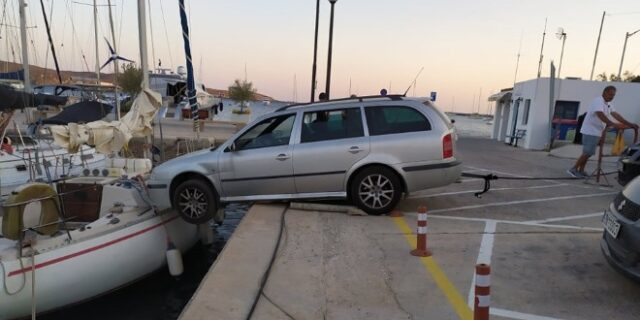 Αυτοκίνητο τράκαρε με ιστιοπλοϊκό στη Σύρο