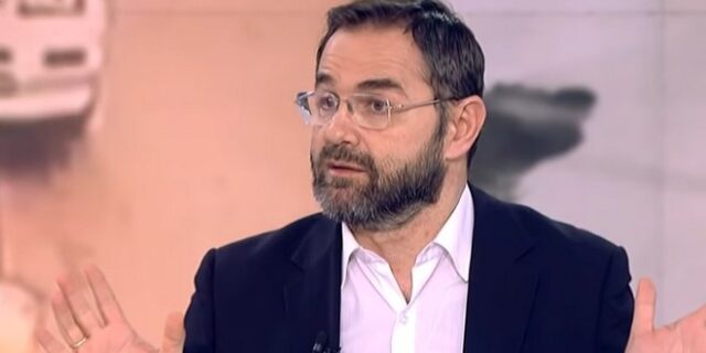 Ο Μπαλάσκας εν ώρα υπηρεσίας…