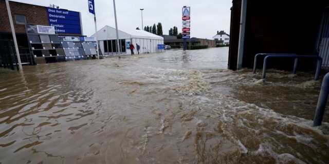 Βέλγιο: Στους 23 οι νεκροί από τις πλημμύρες-Απελπισμένοι πολίτες στις οροφές των σπιτιών
