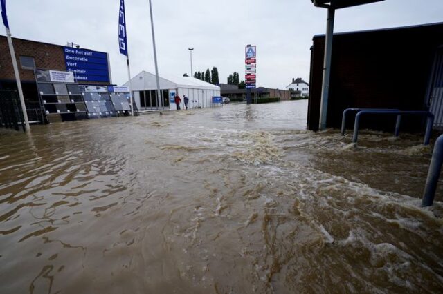 Βέλγιο: Στους 23 οι νεκροί από τις πλημμύρες-Απελπισμένοι πολίτες στις οροφές των σπιτιών