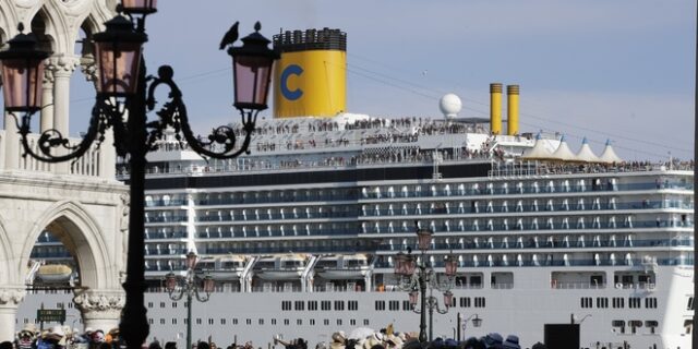 Ιταλία: Τέλος τα κρουαζιερόπλοια στη λιμνοθάλασσα της Βενετίας – Η UNESCO προειδοποιεί