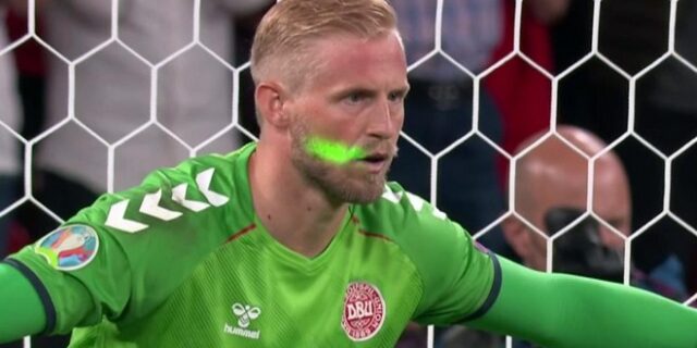 Euro 2020: Τσουχτερό πρόστιμο στην Αγγλία για το λέιζερ στον τερματοφύλακα των Δανών