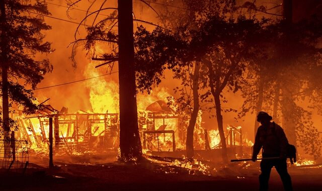 Καλιφόρνια: Η εξάπλωση της πυρκαγιάς “Ντίξι” επηρεάζει τις μετεωρολογικές συνθήκες