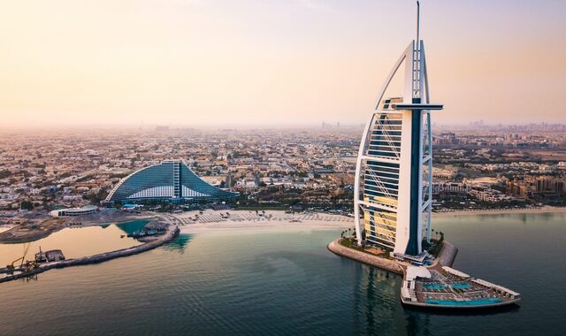 Ντουμπάι: Μία υποβρύχια πόλη φιλοξενείται σε πισίνα βάθους 60 μέτρων