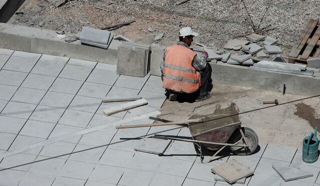 Αποφάσεις για τον κατώτατο μισθό και ημερομίσθιο – Η πρόταση για αύξηση