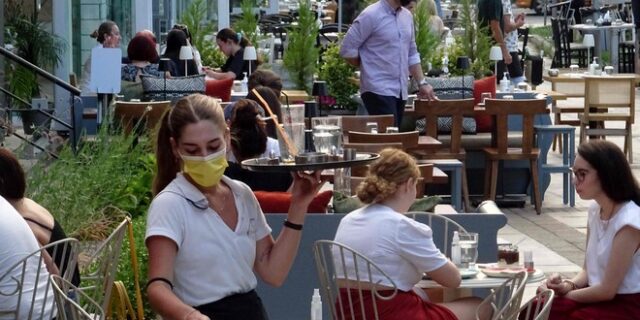 Οι μικρές επιχειρήσεις εκπέμπουν SOS: “Θέλουν συγκέντρωση στον κλάδο εστίασης – Σχέδιο αφανισμού των ΜμΕ”