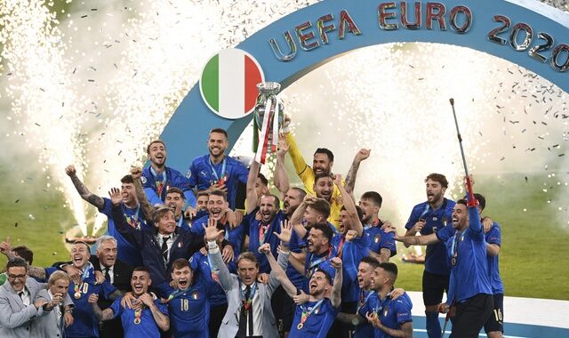 Euro 2020: Η απονομή του τροπαίου στην Πρωταθλήτρια Ιταλία