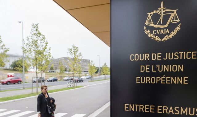 Ανώτατο Δικαστήριο της ΕΕ: Επιτρέπεται η απαγόρευση του χιτζάμπ στην εργασία, υπό ορισμένες συνθήκες