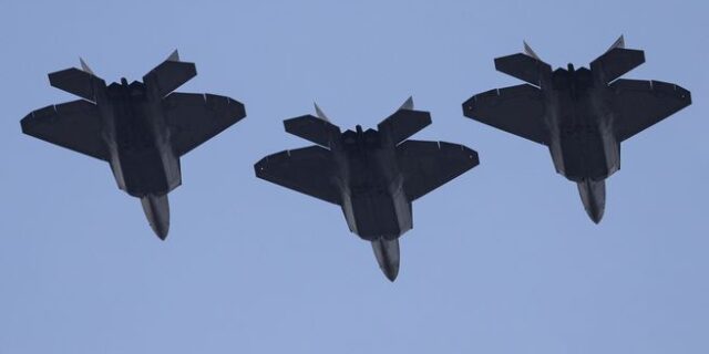 ΗΠΑ: Ο Μπάιντεν γεμίζει τον Ειρηνικό με F-22 στέλνοντας μήνυμα στην Κίνα