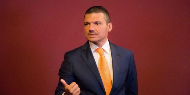 Πέθανε ο Βασίλης Τοκάκης, μετά από γενναία μάχη με τον καρκίνο