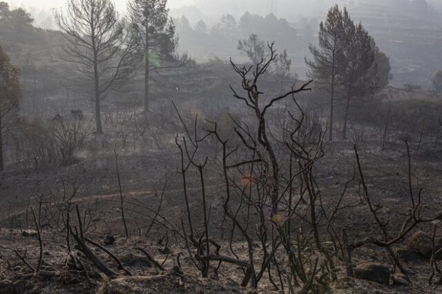 Καταλονία: Φωτιά κατακαίει φυσικό πάρκο, εκατοντάδες εγκατέλειψαν τις εστίες τους