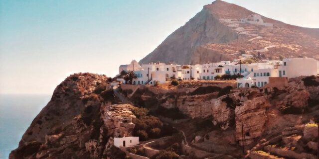 Φολέγανδρος: Αγνοείται ο φίλος της 26χρονης κοπέλας που ανασύρθηκε νεκρή- Τι λένε οι μάρτυρες