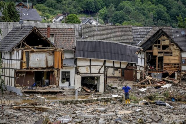 Γερμανία: Δραματική η κατάσταση – Τουλάχιστον 58 οι νεκροί από τις φονικές πλημμύρες