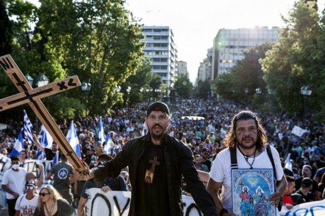 Ποιος θα πάρει την ψήφο των αντιεμβολιαστών