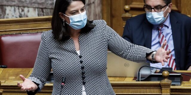 Η Νίκη Κεραμέως αρνείται (πάλι) να ενημερώσει τη Βουλή