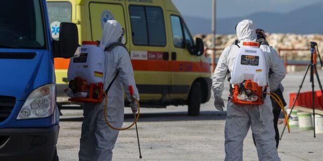 Μαρτυρία στο NEWS24/7 για την Ιο: Πολύς συνωστισμός, ελάχιστοι φορούσαν μάσκα