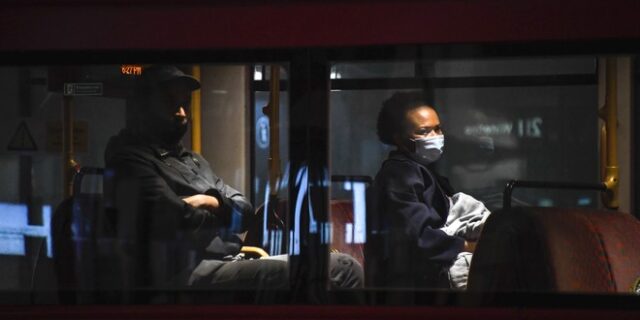 Λονδίνο: Παραμένει υποχρεωτική η χρήση μάσκας στα Μέσα Μαζικής Μεταφοράς
