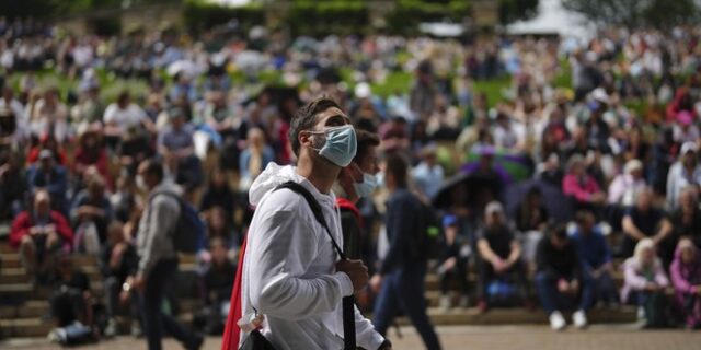 Μεγάλη Βρετανία: Ρεκόρ κρουσμάτων από τα τέλη Ιανουαρίου