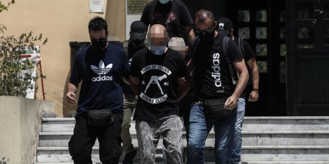 Ηλιούπολη: Η Α. Λεγάκη αποκάλυψε ότι ο αστυνομικός έδινε κοκαϊνη στην 19χρονη και ότι της στερούσε την τροφή