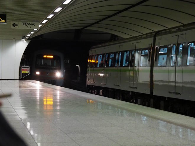 Παραμονή Πρωτοχρονιάς: Πώς θα κινηθούν μετρό, ηλεκτρικός και τραμ – Τα τελευταία δρομολόγια