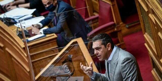 “Θέλουμε λιγότερους φοιτητές” παραδέχθηκε ο Μητσοτάκης – “Δεν είναι κοινωνικό μειονέκτημα οι πτυχιούχοι” απάντησε ο Τσίπρας