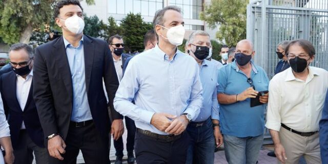 Μητσοτάκης: Τα εμβόλια δουλεύουν και μας προστατεύουν όλους
