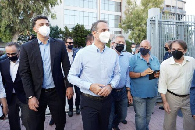 Μητσοτάκης: Τα εμβόλια δουλεύουν και μας προστατεύουν όλους