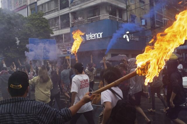 Μιανμάρ: Συγκρούσεις στρατού με διαδηλωτές- 25 νεκροί