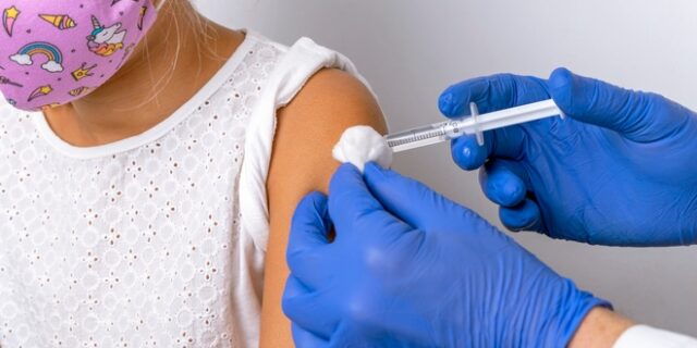 Εμβόλιο Κορονοϊου: Στις 30 Ιουλίου ανοίγει η πλατφόρμα για τα παιδιά 12-15 ετών