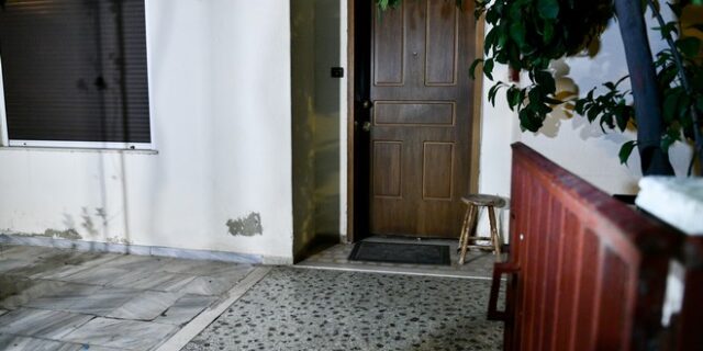 “Έγκλειστος” ο Χρήστος Παππάς στο διαμέρισμα του Ζωγράφου