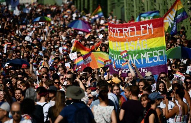 Ουγγαρία: Χιλιάδες άνθρωποι συμμετείχαν στο Pride της Βουδαπέστης