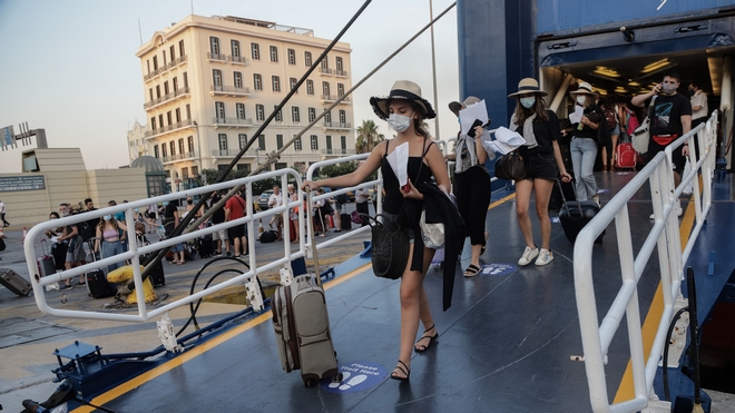 Με υποχρεωτικό self test η επιστροφή απο τα νησιά για ανεμβολίαστους – Τι ισχύει για τα αεροπλάνα